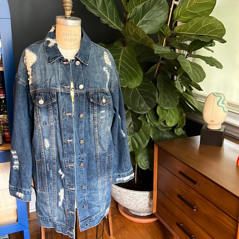 Long line distressed denim jean jacket - size medium